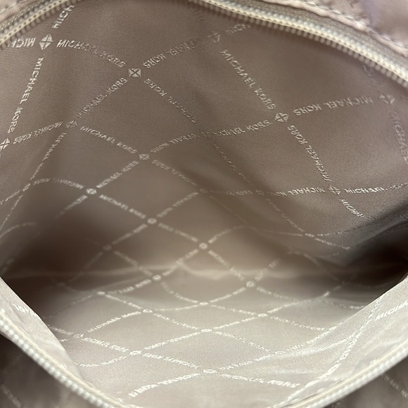 Michael Kors Charlotte Large Saffiano Leather Zip Top Tote - Picture 8 of 9